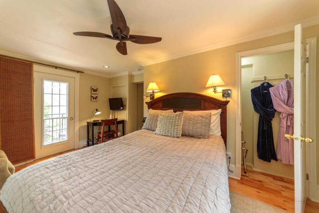 The Stella Rose B&B Wolfville Room photo